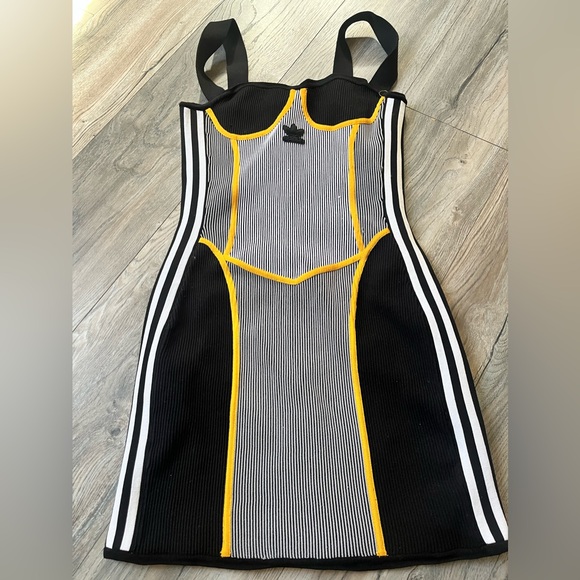 Paolina Russo x Addidas Collaboration - Picture 6 of 6